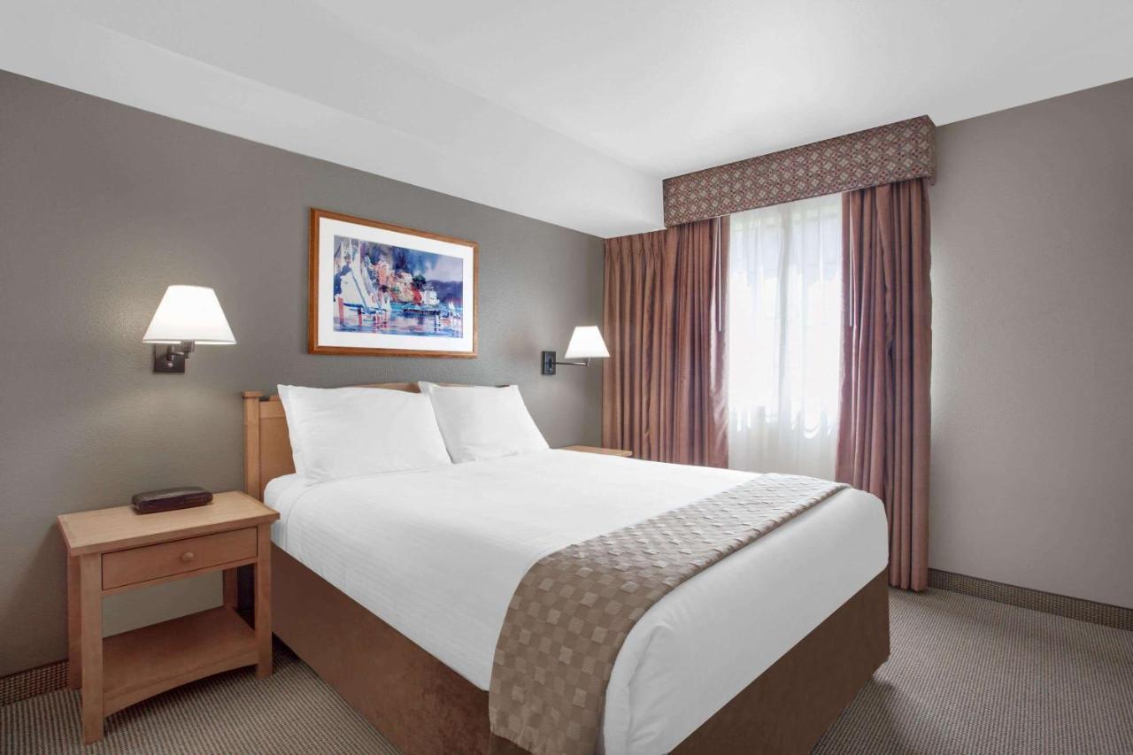Hawthorn Suites By Wyndham Kent, Wa Kültér fotó